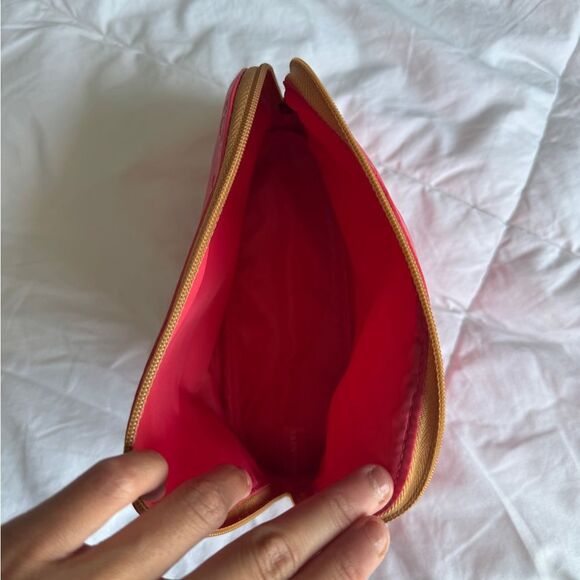 Estée Lauder Pink Mini Cosmetic Bag – Travel Makeup Pouch with Zipper, 8.5” - Picture 9 of 10